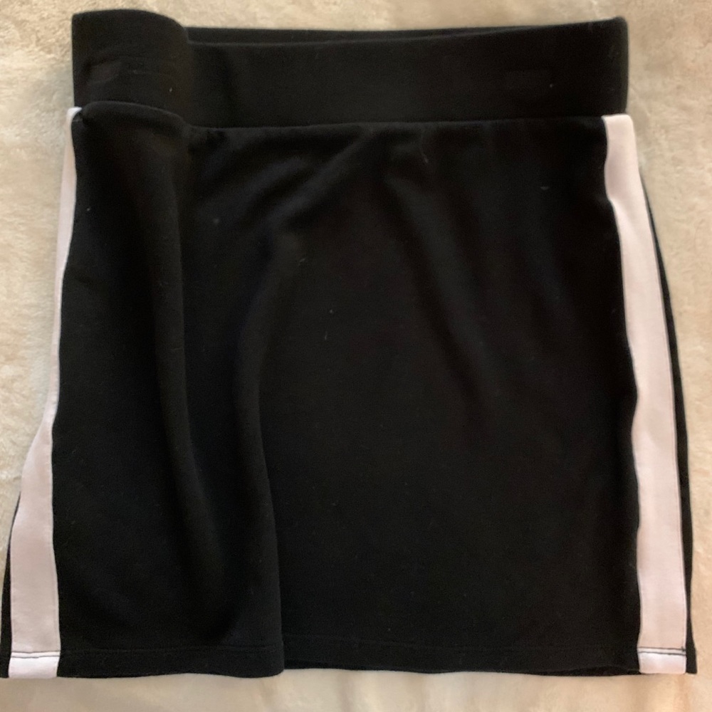 Black and white mini skirt